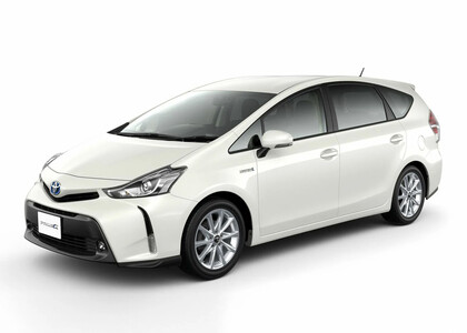 Коврики на Toyota Prius Alpha 2011 - 2021 в Челябинске