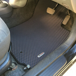 Ворсовые коврики на Toyota Vitz I 1998 - 2005 в Челябинске Ворсовые коврики на Toyota Vitz I 1998 - 2005 в Челябинске