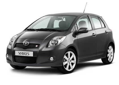 Коврики на Toyota Yaris II 2005 - 2011 в Челябинске