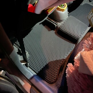 Ворсовые коврики на Toyota Vitz I 1998 - 2005 в Челябинске Ворсовые коврики на Toyota Vitz I 1998 - 2005 в Челябинске