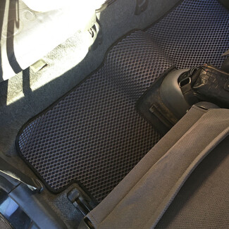 Ворсовые коврики на Toyota Vitz I 1998 - 2005 в Челябинске Ворсовые коврики на Toyota Vitz I 1998 - 2005 в Челябинске