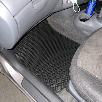 Ворсовые коврики на Toyota Vitz I 1998 - 2005 в Челябинске Ворсовые коврики на Toyota Vitz I 1998 - 2005 в Челябинске